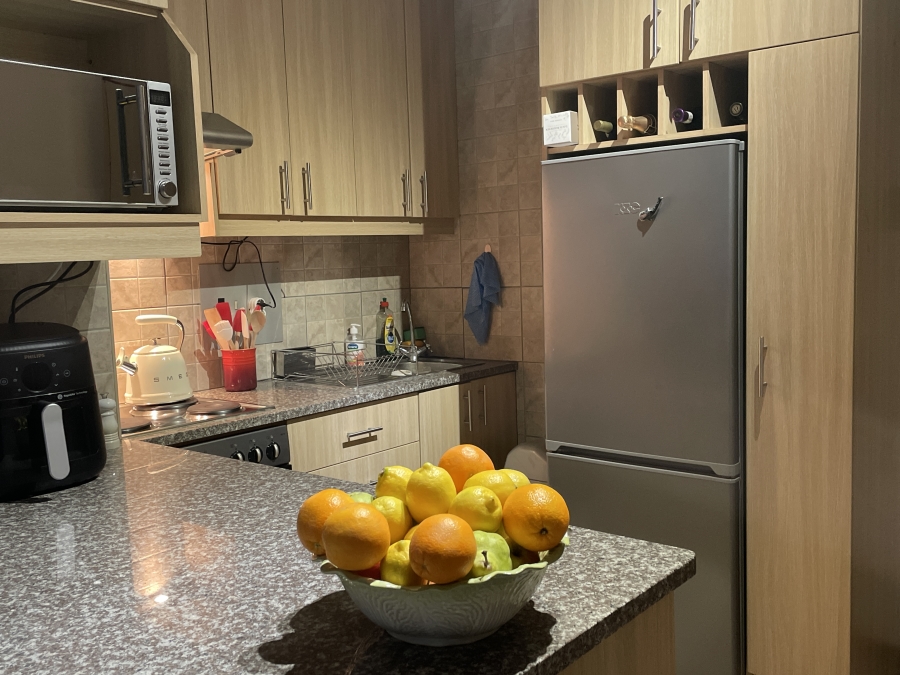 To Let 1 Bedroom Property for Rent in Oranjezicht Western Cape